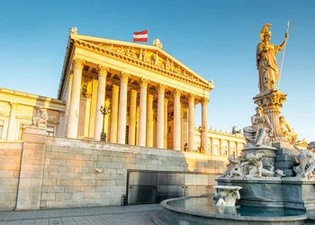 Parlament und Zentralfriedhof Wien